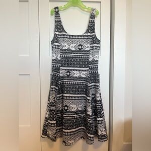 Hi, selling this gorgeous dress for women is size 6.